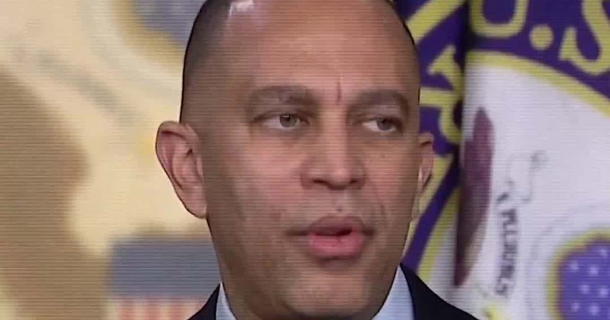 Jeffries: “American People Thought ICE Would Target Vi*lent Felons, Not K*ll Citizens” — Slams DHS After Minneapolis Sh**ting