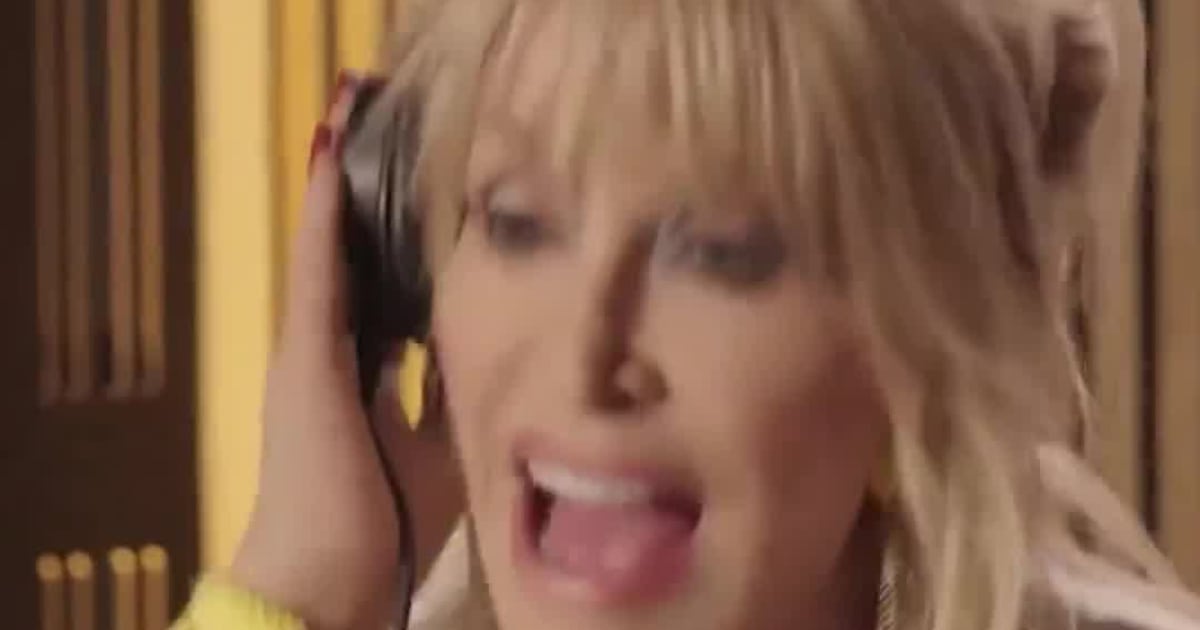 Dolly Parton Teams Up With Female Icons For Recreating Classic Hit