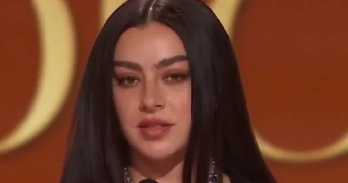 Lola Young  Doesn't Have A Speech Prepared, And Calls It Messy