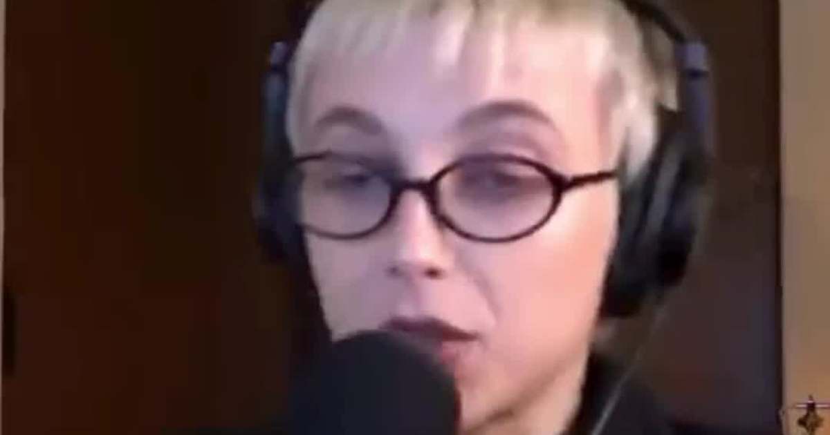 Emma Chamberlain Gets Real About Post-Breakup Nerves