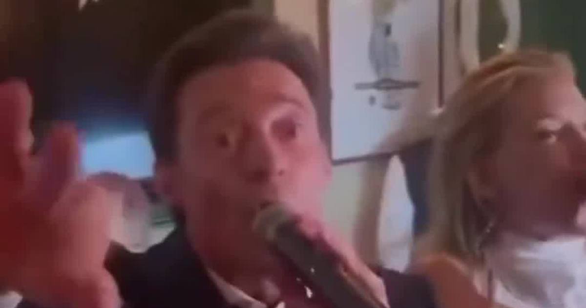 Hugh Jackman, Kate Hudson Rock NYC Bar