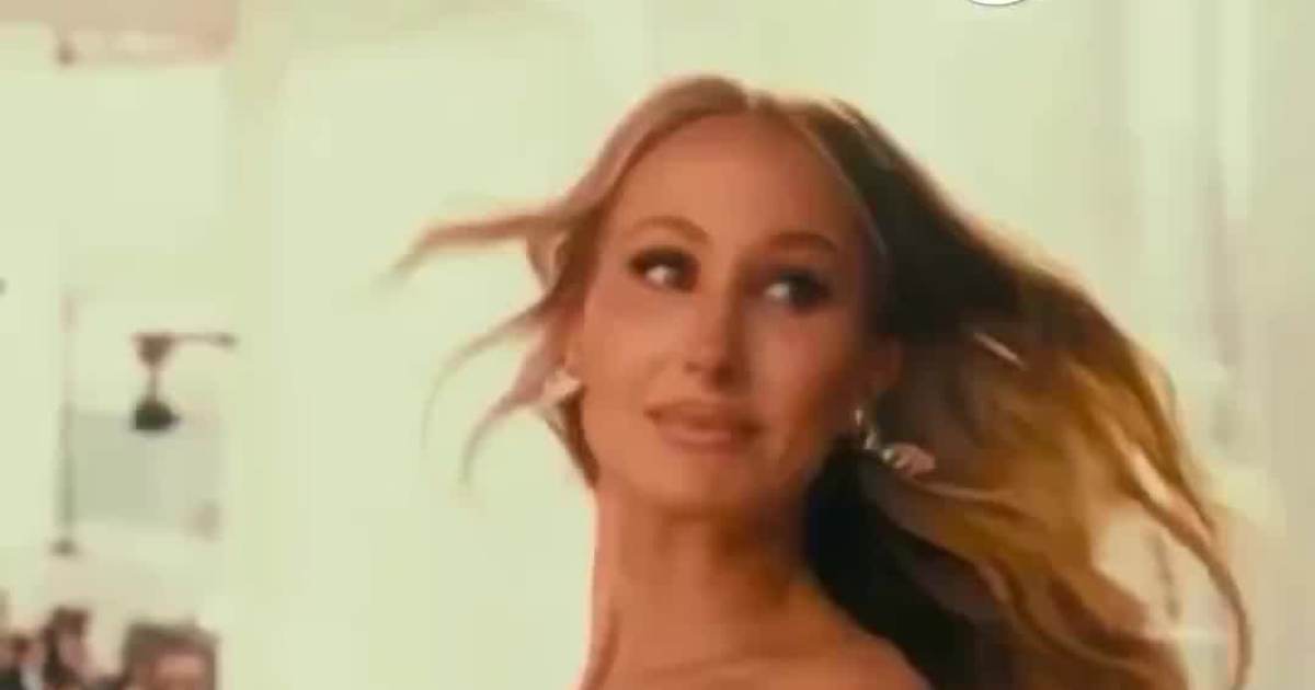 Nikki Glaser Is Ready to Host the Golden Globes as Hollywood Braces Itself