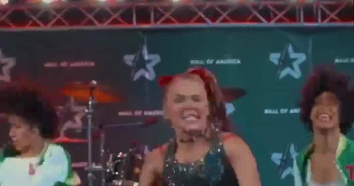 JoJo Siwa and Chris Hughes Hint at Engagement