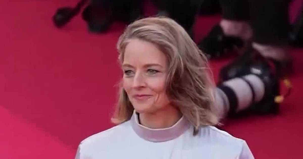 Jodie Foster Says She Was "Too Dangerous to Touch" as a Child Star