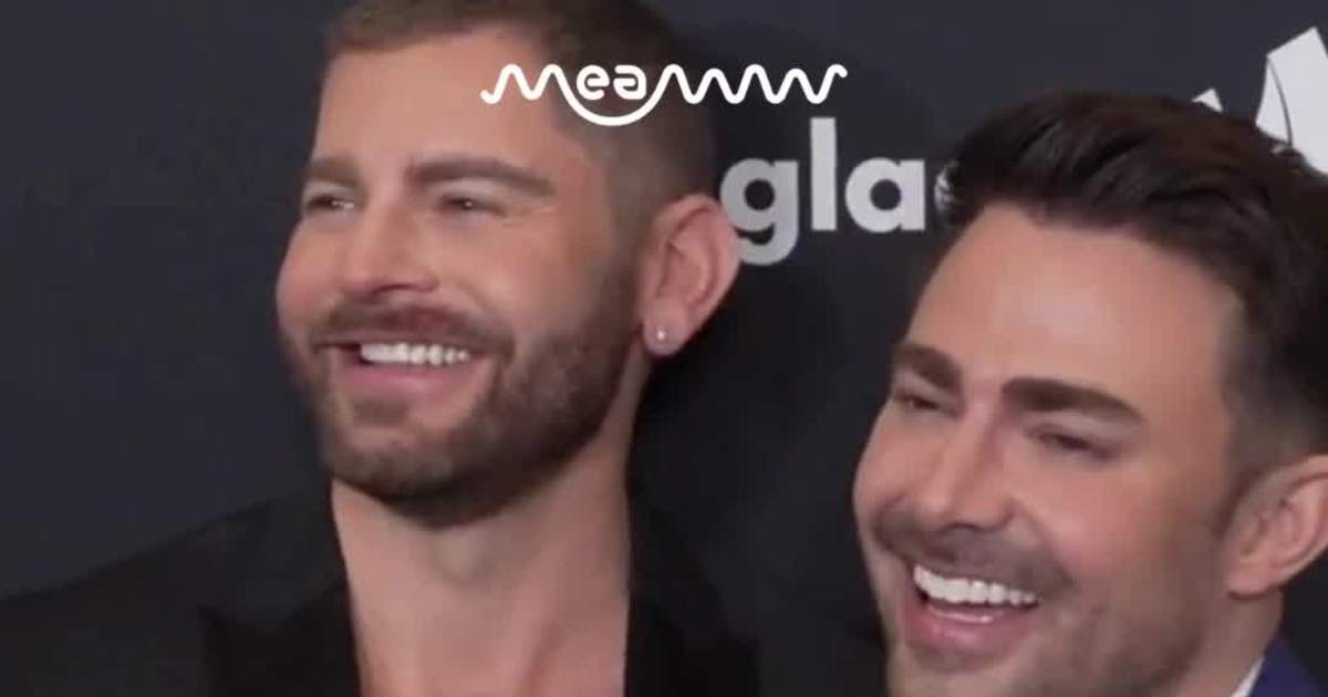 GLAAD Media Awards Host Jonathan Bennett Packs on the PDA With Husband Jaymes Vaughan