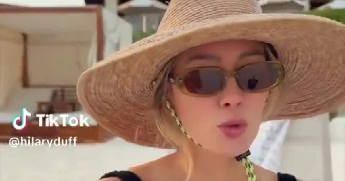 Hilary Duff Reclaims as Iconic A Cinderella Story Moment