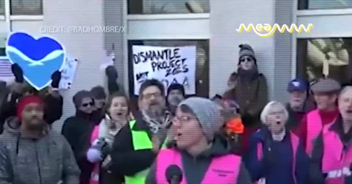 DNC Deploys ‘Rapid Response Choir’ Outside Somali Daycare Centers in Minneapolis