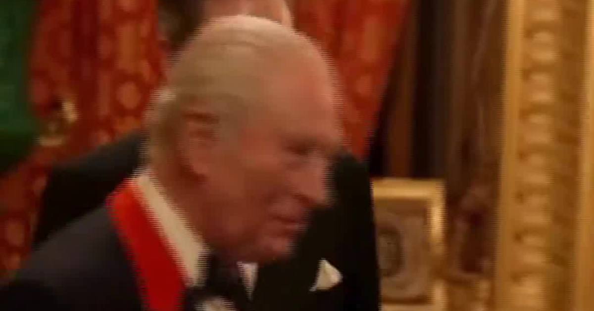 Kate Winslet's Cute Curtsy with King Charles at Windsor Castle