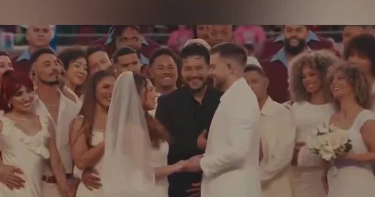 Couple Gets Married For Real in Bad Bunny’s Super Bowl Performance