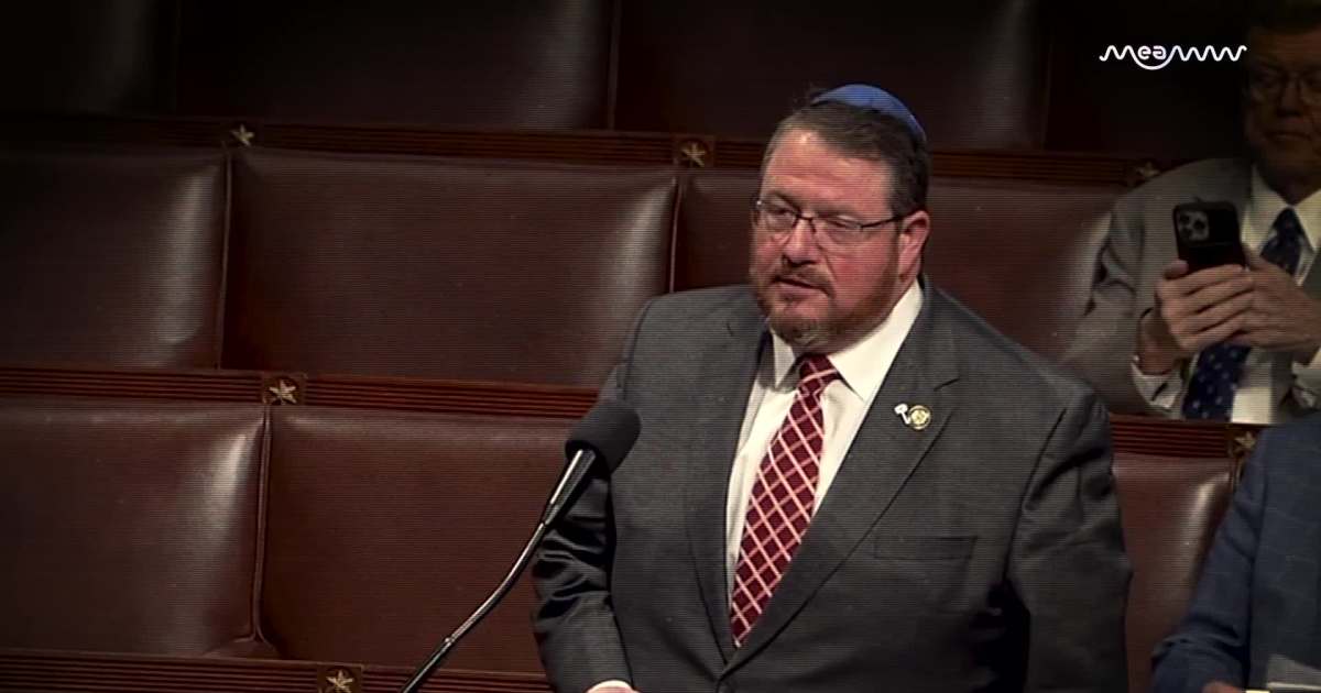 “Muslim Terrorists, Somali Pirates & Illegal Immigrants”: Fine UNLEASHES in Heated Debate