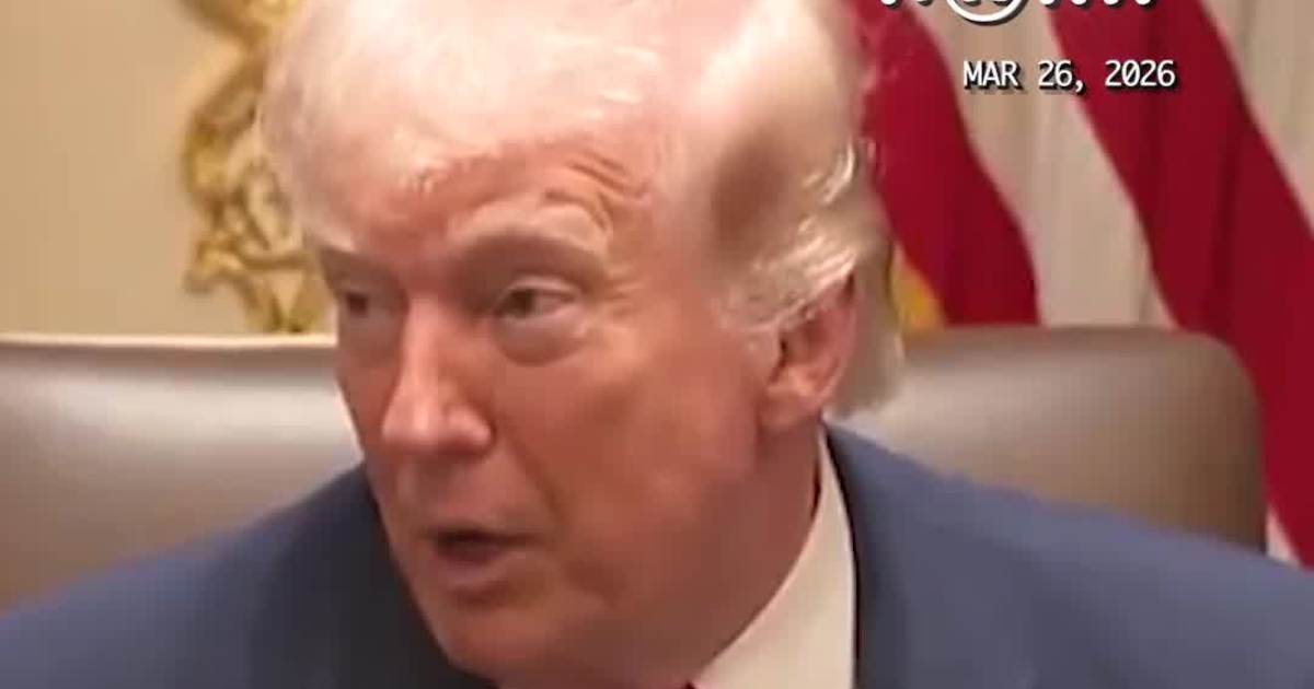 Donald Trump: “Can I Reveal the Present?” Announces Eight Boats of Oil