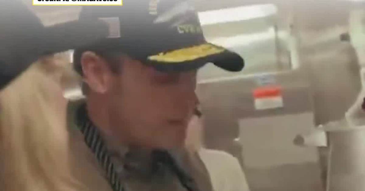 Pete Hegseth Serves Thanksgiving Dinner to U.S. Troops in Latin America