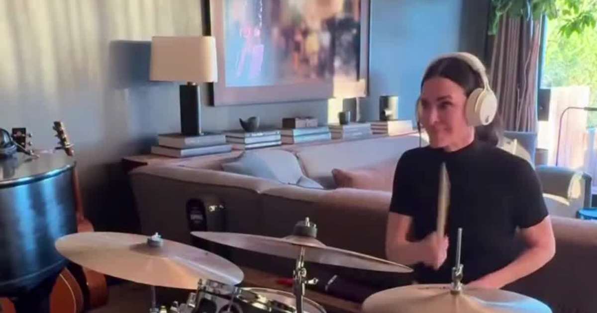 Courteney Cox Shows Off Her Drumming Skills
