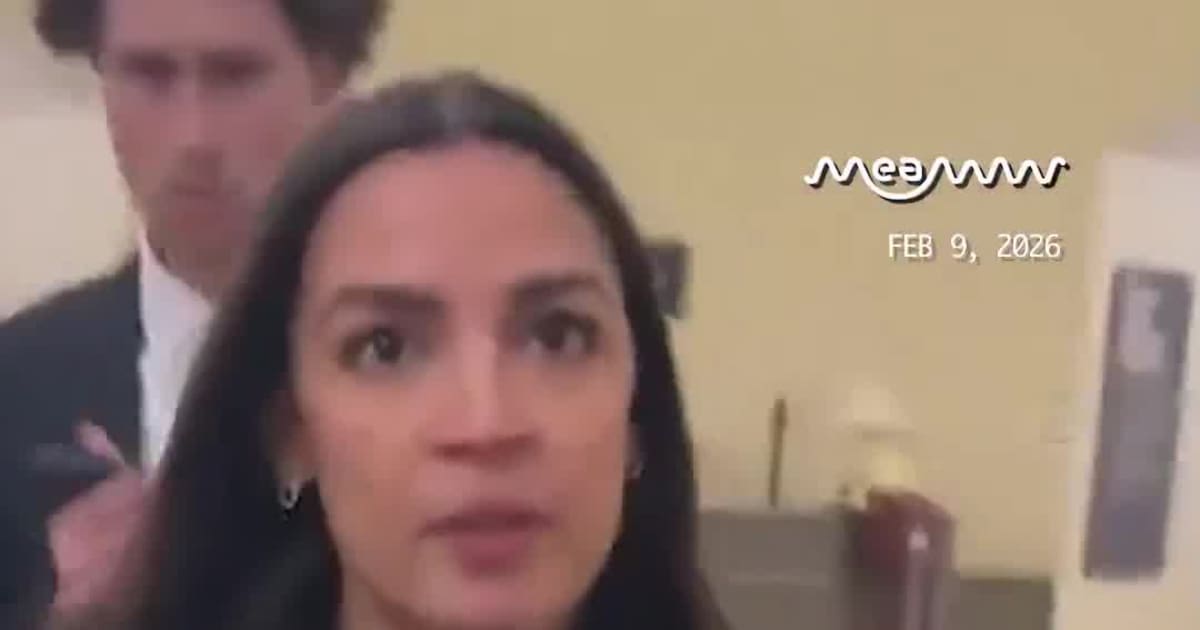 Rep. Crockett Says U.S. Is “Falling Apart,” Blasts Leaders for Shielding a “34-Count Convicted Felon”