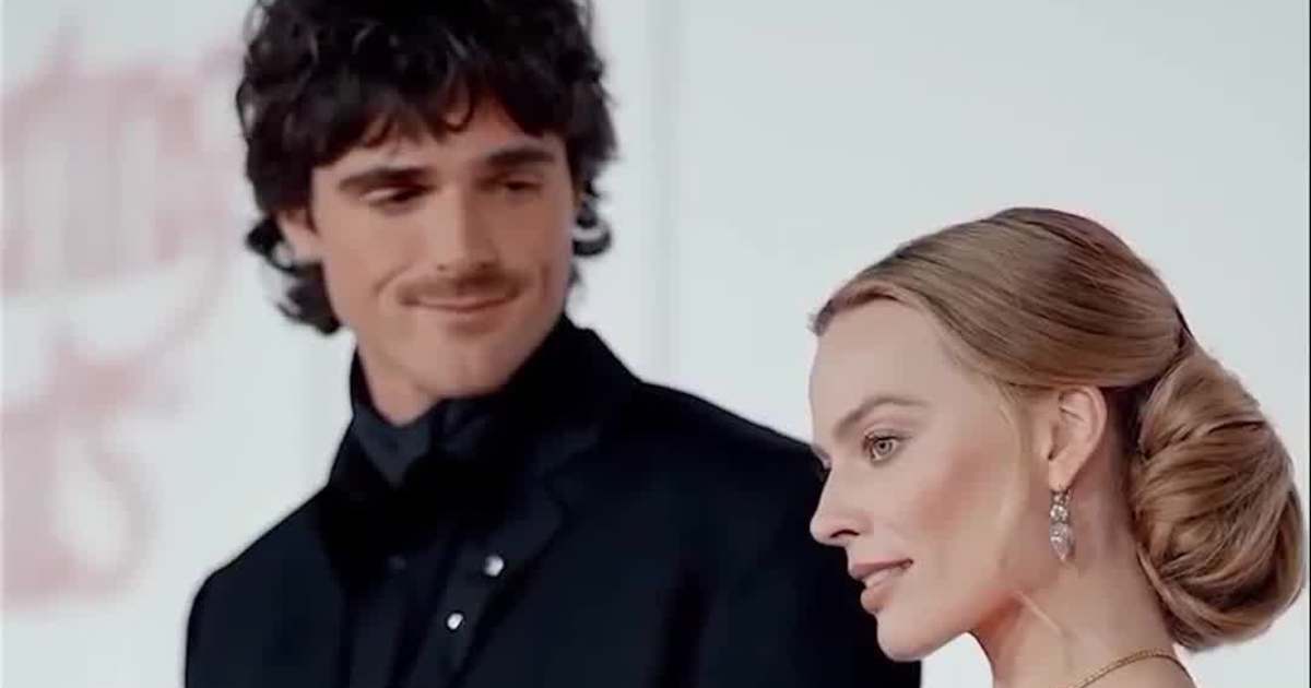 Margot Robbie Gifts Jacob Elordi Matching Rings to Honor ‘Wuthering Heights’