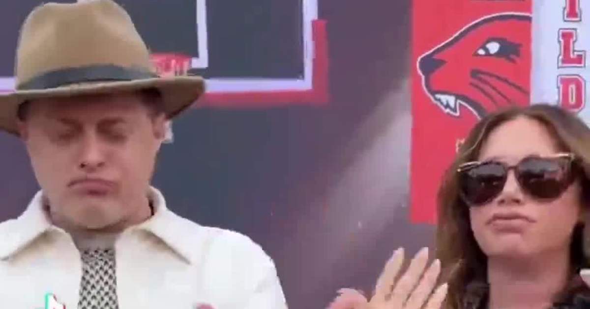 Ashley Tisdale and Lucas Grabeel Recreate an Iconic High School Musical Moment