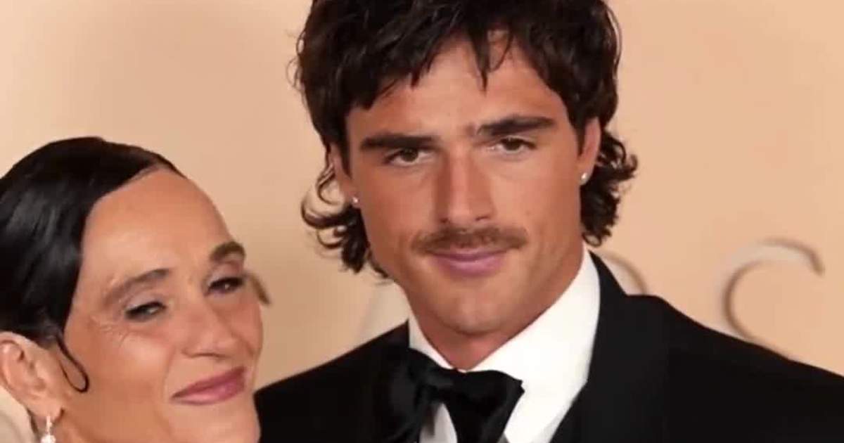 Jacob Elordi Finally Brings His Mom to the Oscars After Dreaming About It Since He Was 15