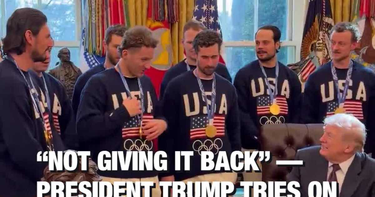 “NOT GIVING IT BACK”  President Trump Tries On Olympic Gold Medal at White House “I’m not giving it back.”