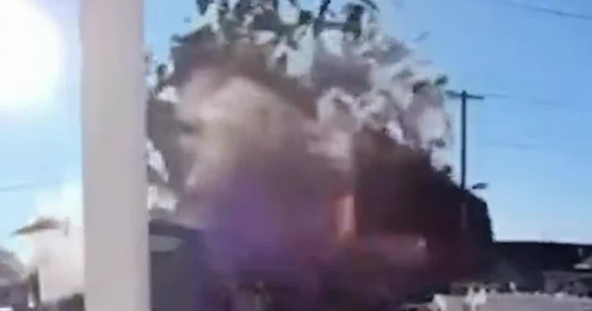 Massive Gas-Line Blast Levels Homes in Hayward, California — At Least 6 Injured After Crew Strikes Pipeline