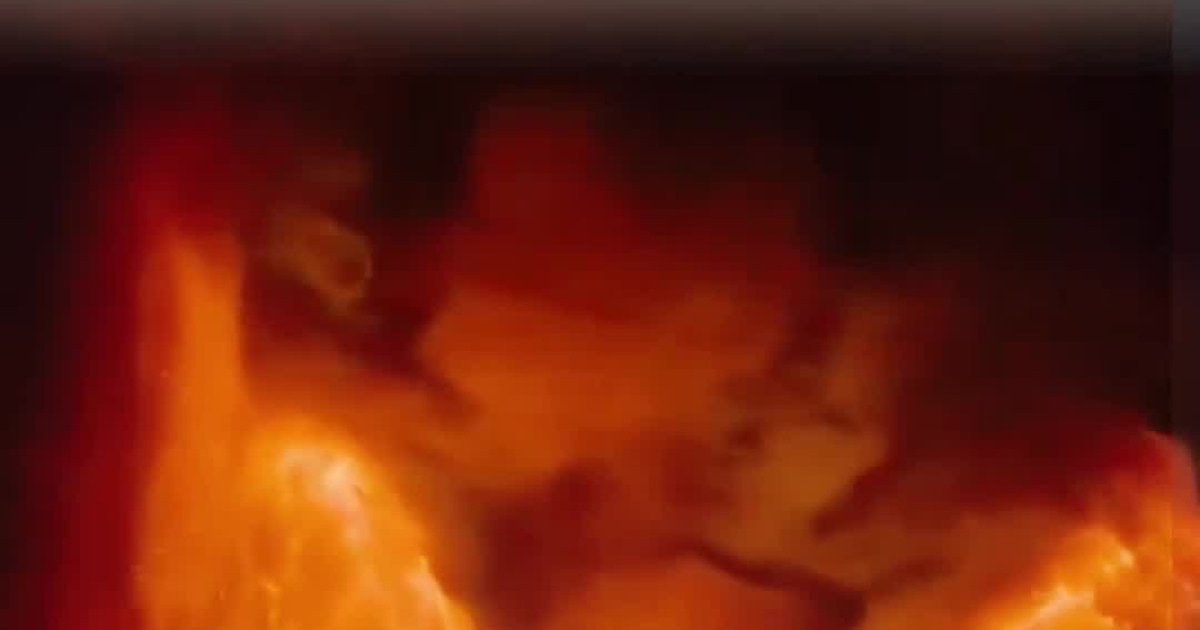 Kilauea Erupts With Explosive Force, Firing Lava 1,500 Feet Into the Sky