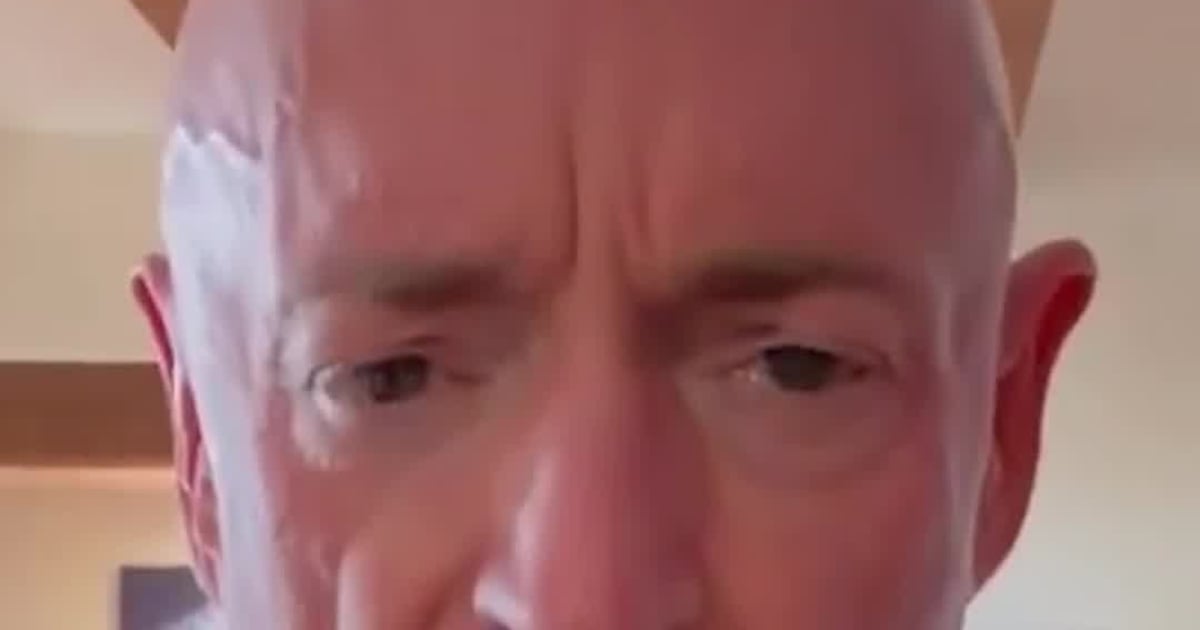 Mark Kelly Accuses Trump of Putting U.S. Troops at Risk in Iran