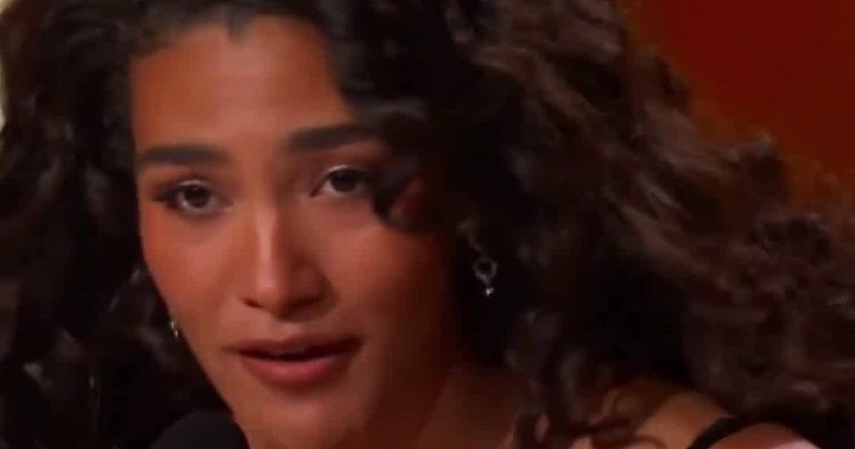 Olivia Dean Honors Her Immigran Roots at the Grammys